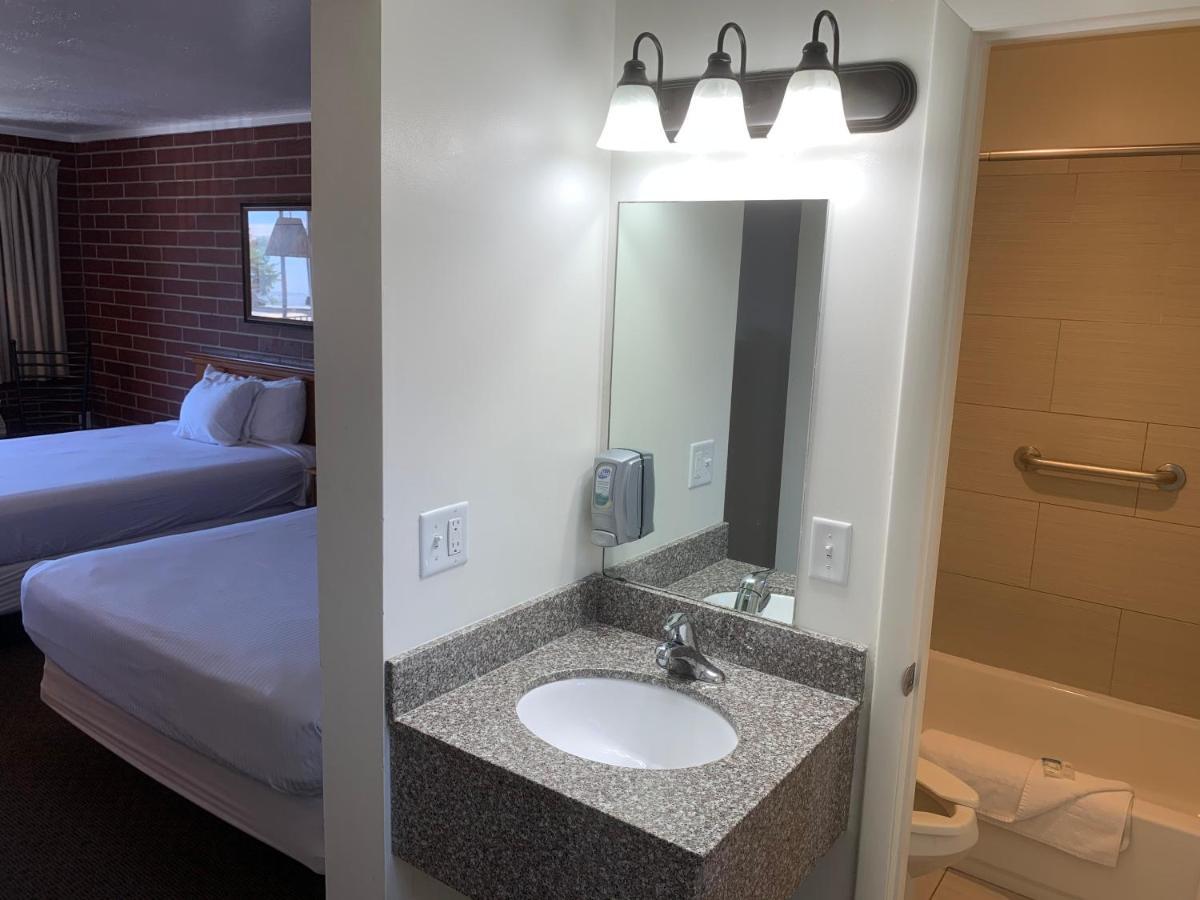 Oquirrh Mountain Inn Tooele Экстерьер фото