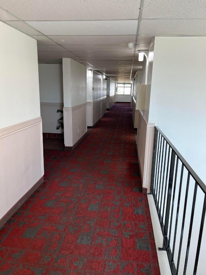Oquirrh Mountain Inn Tooele Экстерьер фото