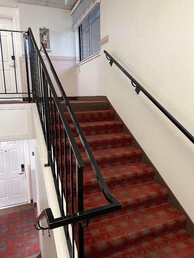 Oquirrh Mountain Inn Tooele Экстерьер фото