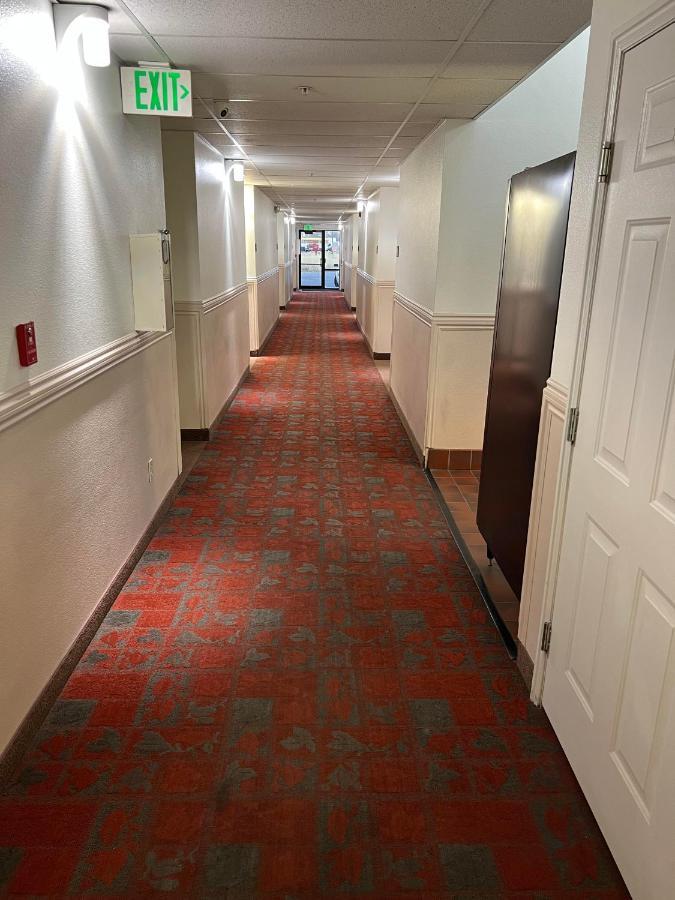 Oquirrh Mountain Inn Tooele Экстерьер фото
